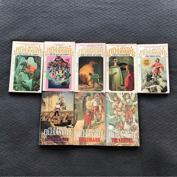 Vintage Lloyd Alexander Book of Three Black Cauldron Castle of Llyr Taran King - Picture 1 of 2